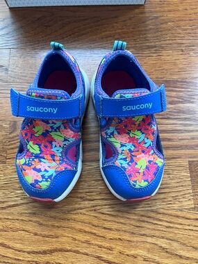 Saucony Kids Floral Athletic Sandals in Blue and Multicolor